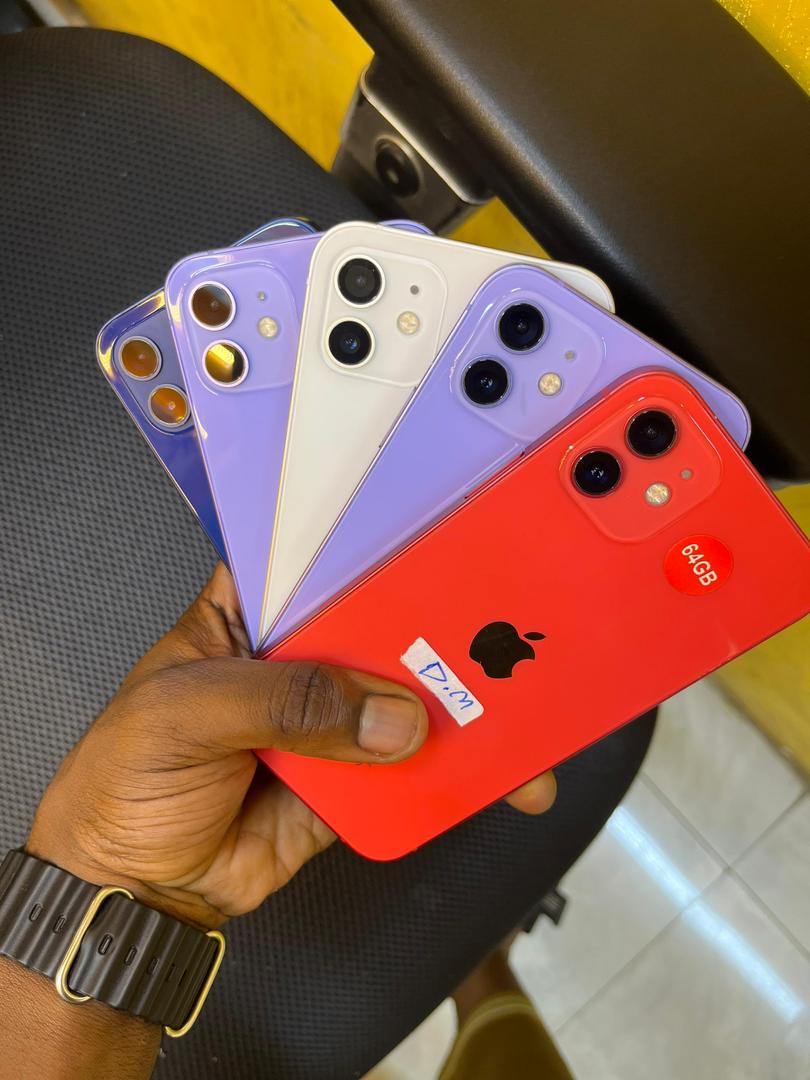 IPhone 12 plain