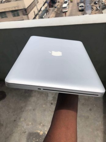 MacBook pro 2011