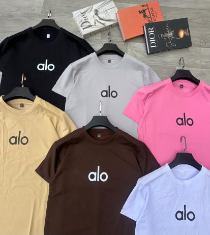 UNISEX CLASSIC TSHIRT