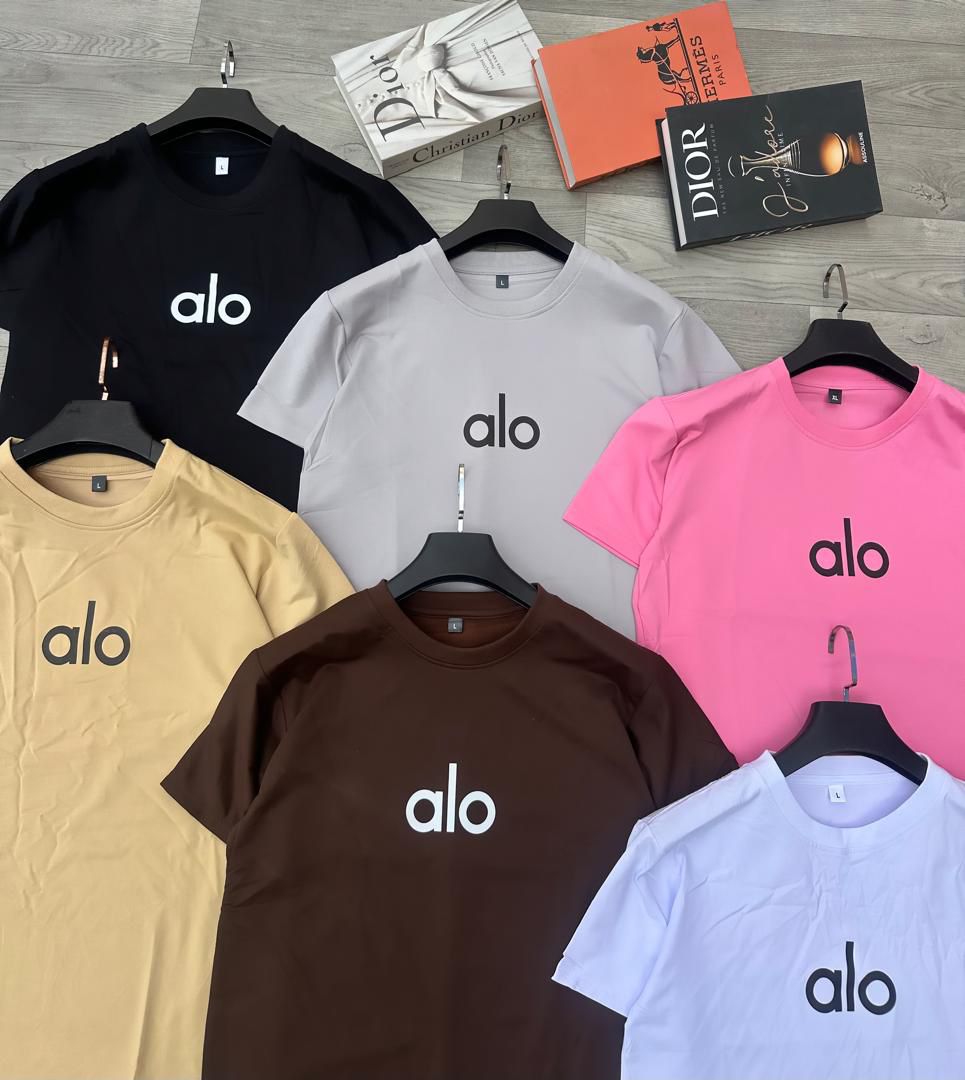 UNISEX CLASSIC TSHIRT
