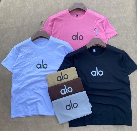 UNISEX CLASSIC TSHIRT