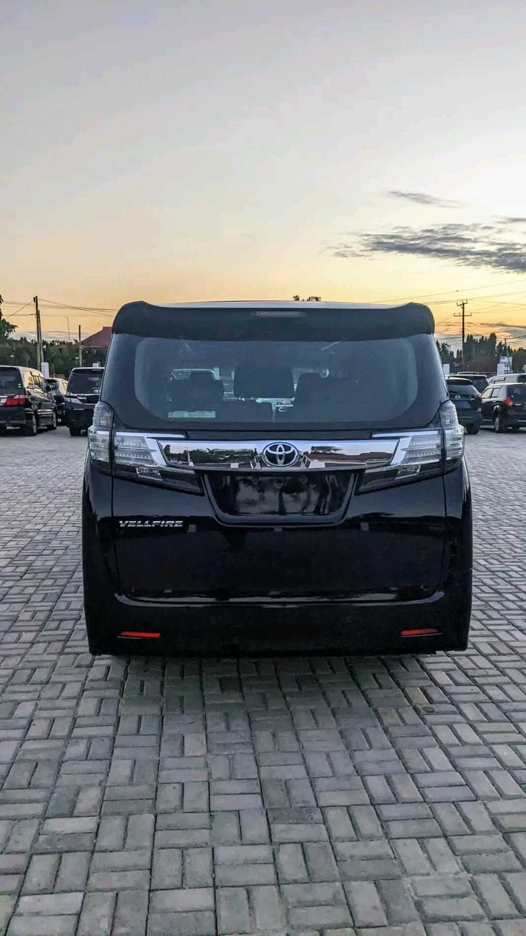 Toyota  Vellfire